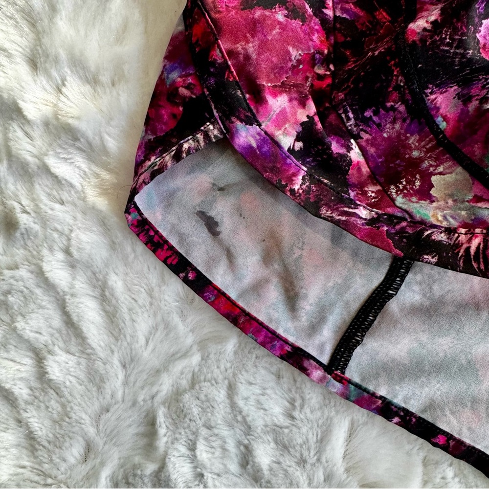 Lululemon Tracker Short V 4” in Fluoro Floral Multi Pink Purple Lined Size 4 - Picture 8 of 10